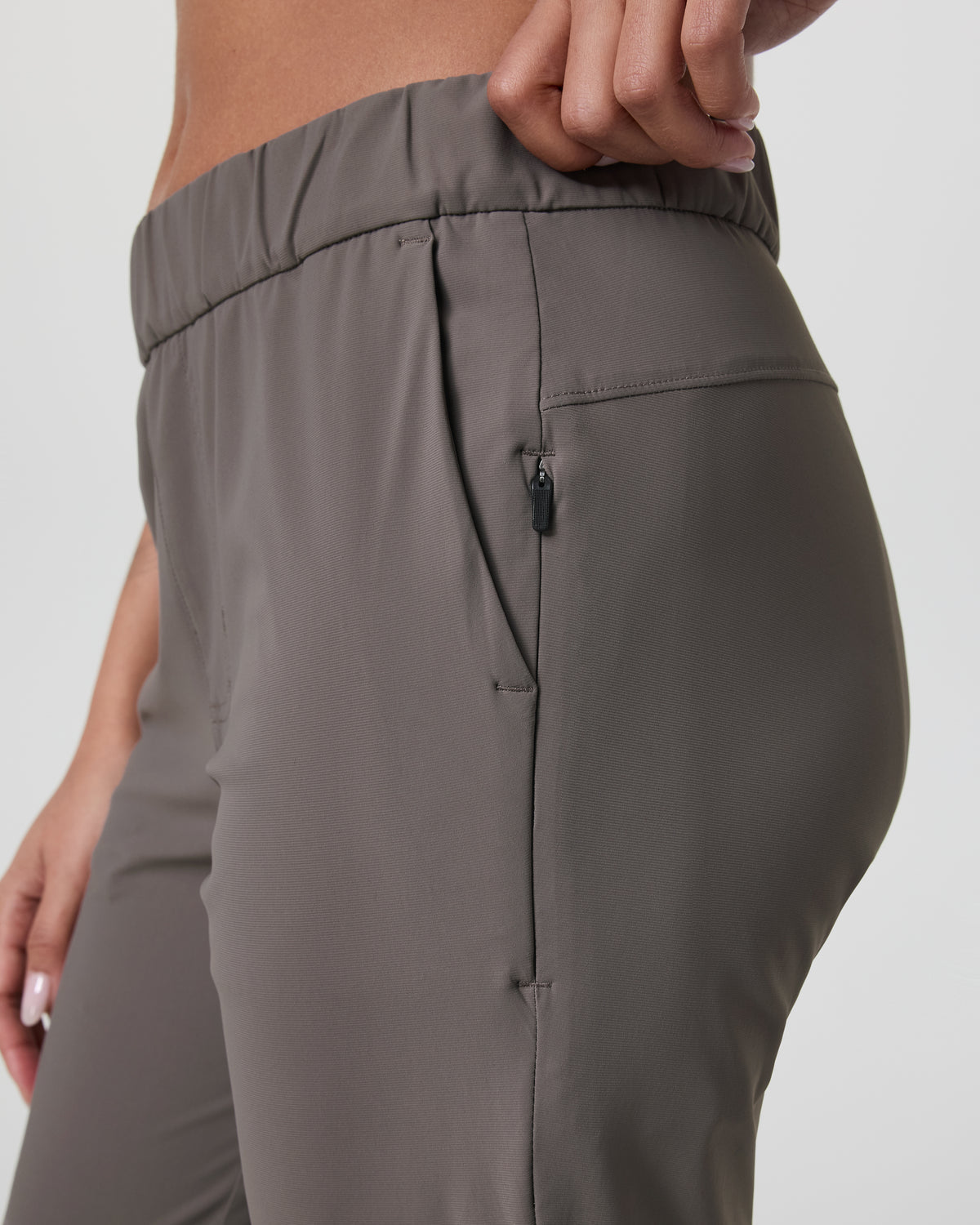 Vuori Miles Ankle Pant Women's Chia Cropped Pants
