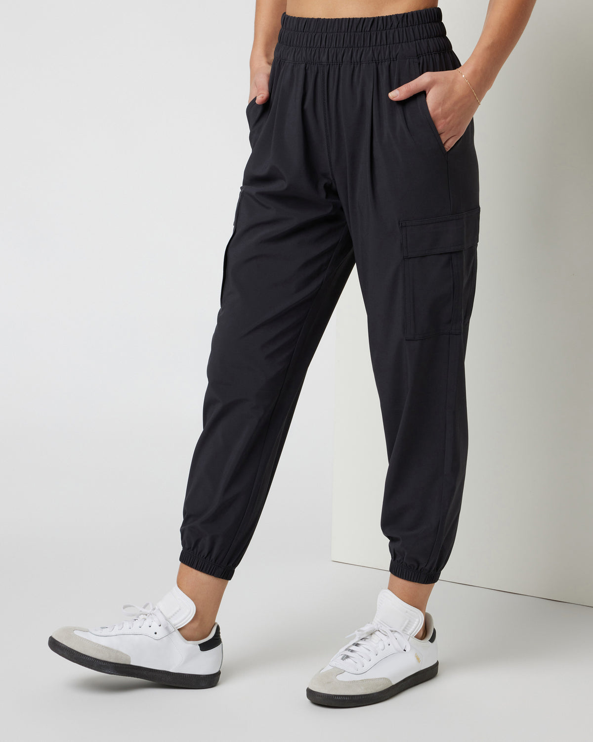 Vuori Villa Cargo Jogger Women's Black Cargo Jogger Pants