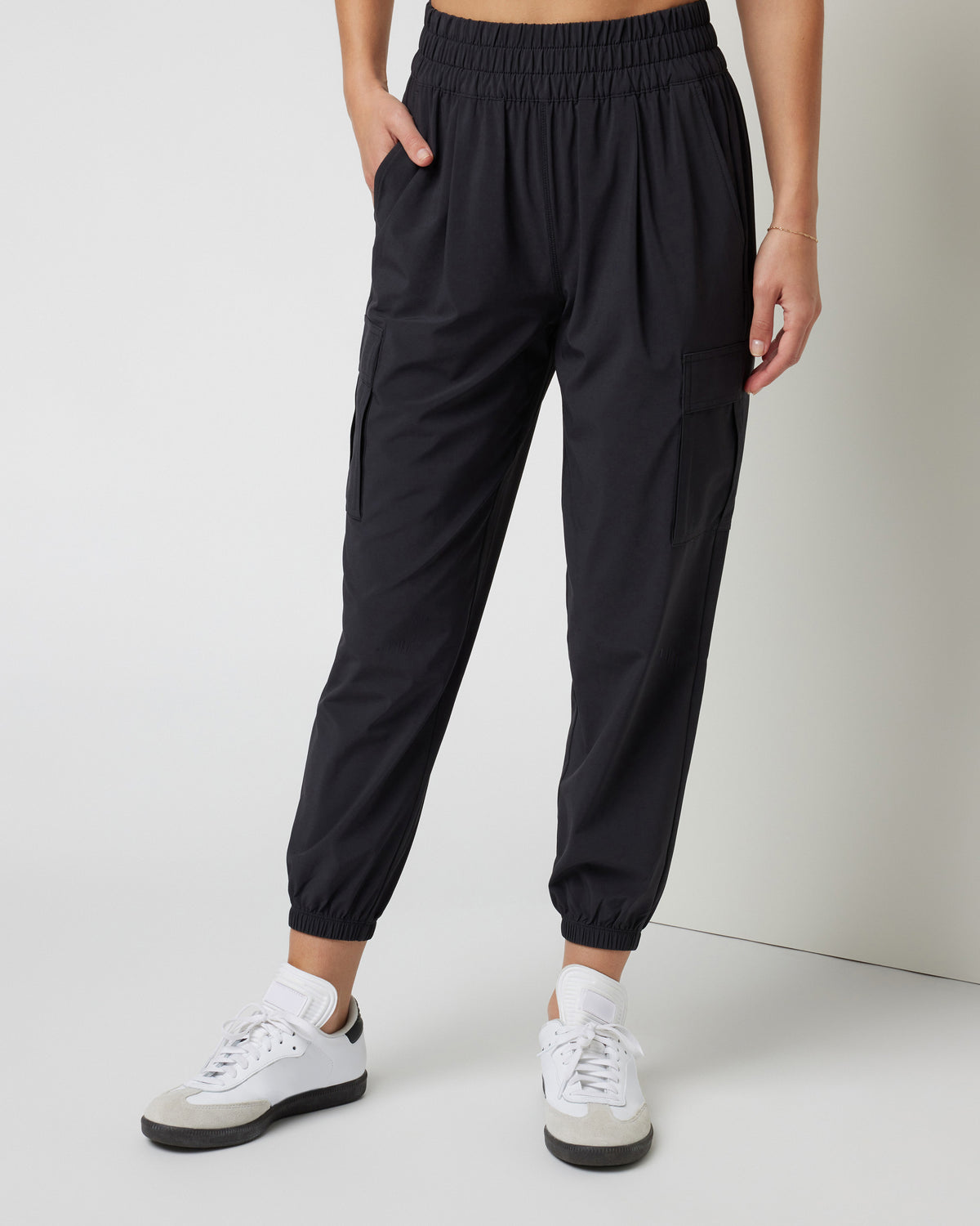 Vuori Villa Cargo Jogger Women's Black Cargo Jogger Pants
