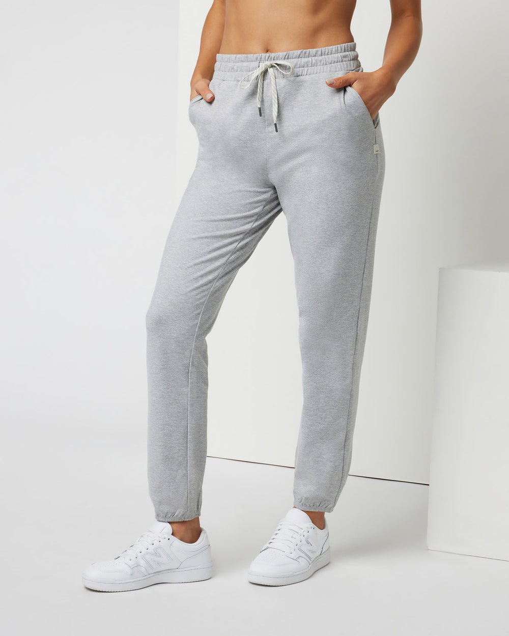 Vuori Granite Performance Jogger Light Heather Grey