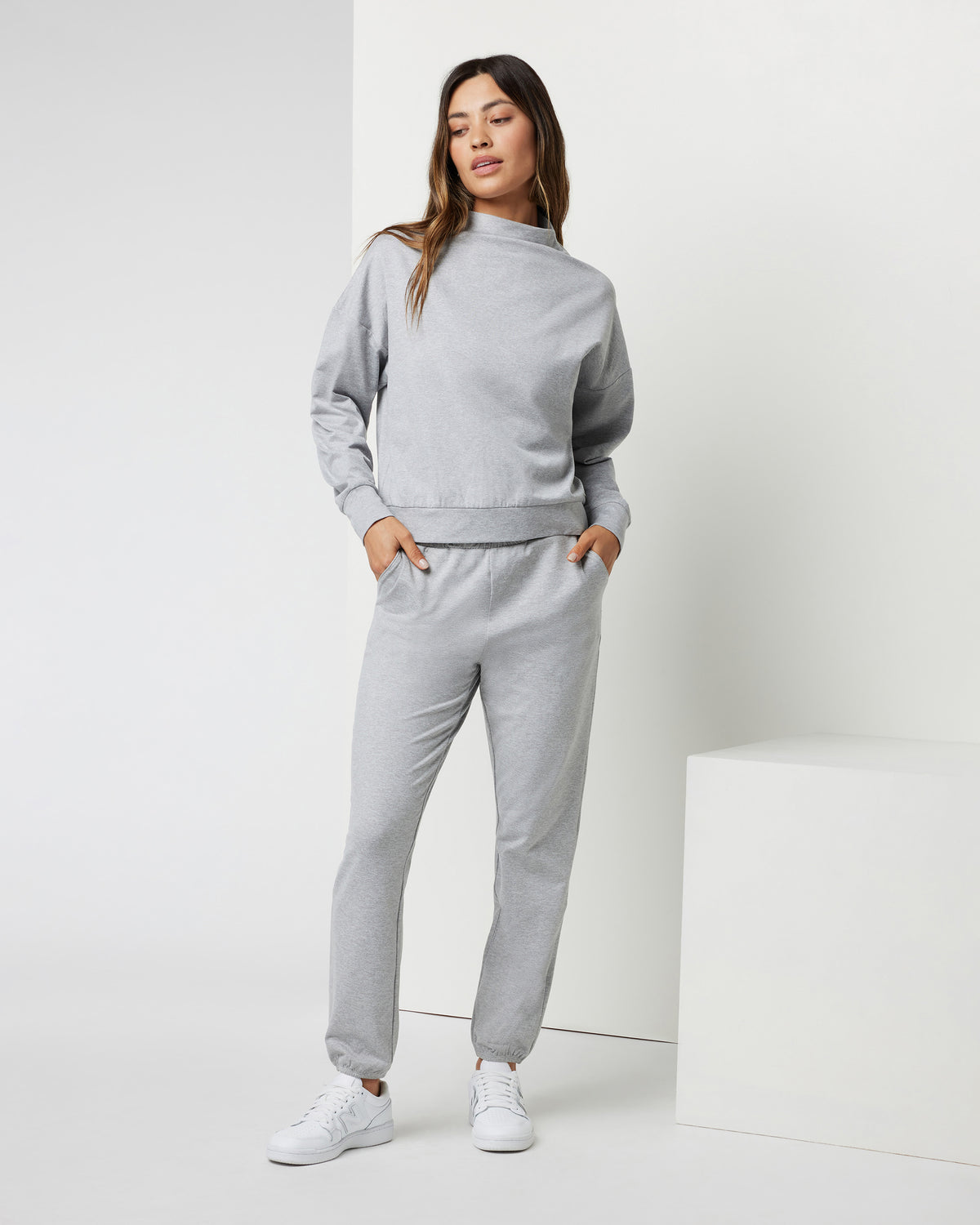 Vuori Granite Performance Jogger Light Heather Grey