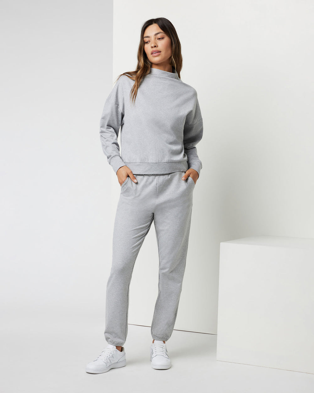 Vuori Granite Performance Jogger Light Heather Grey