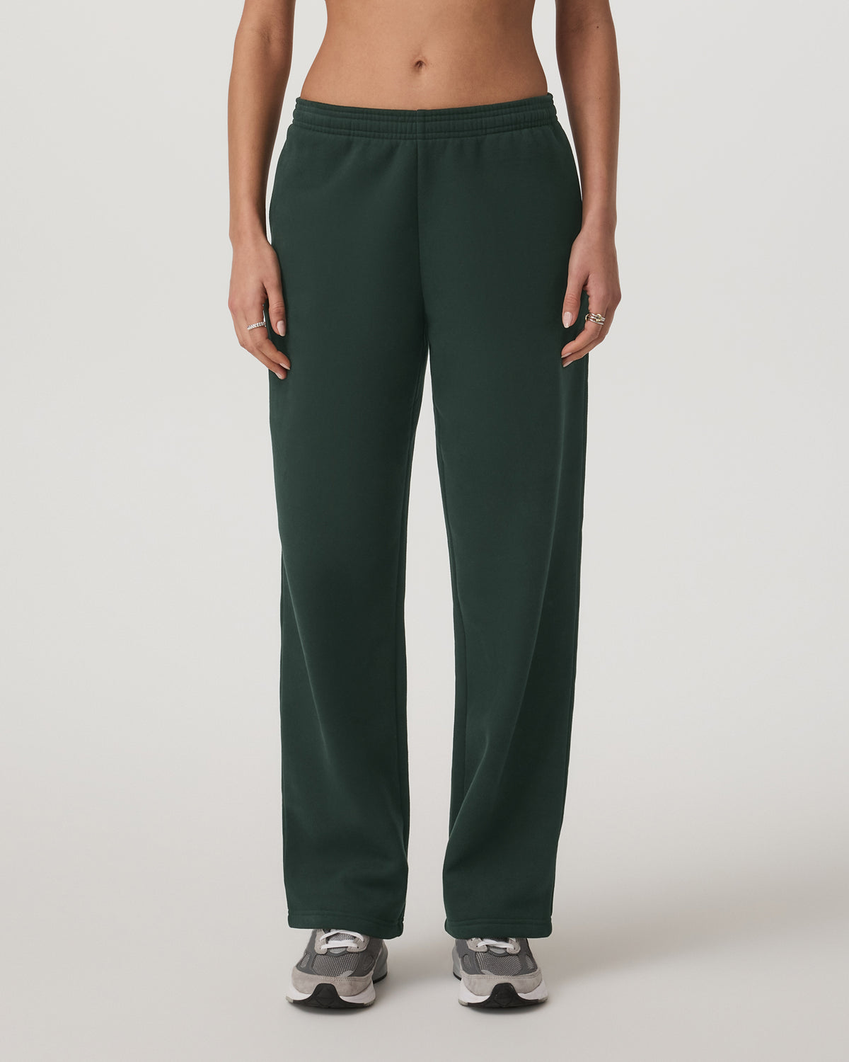 Vuori Women's Restore Straight Leg Sweatpant - Long Evergreen