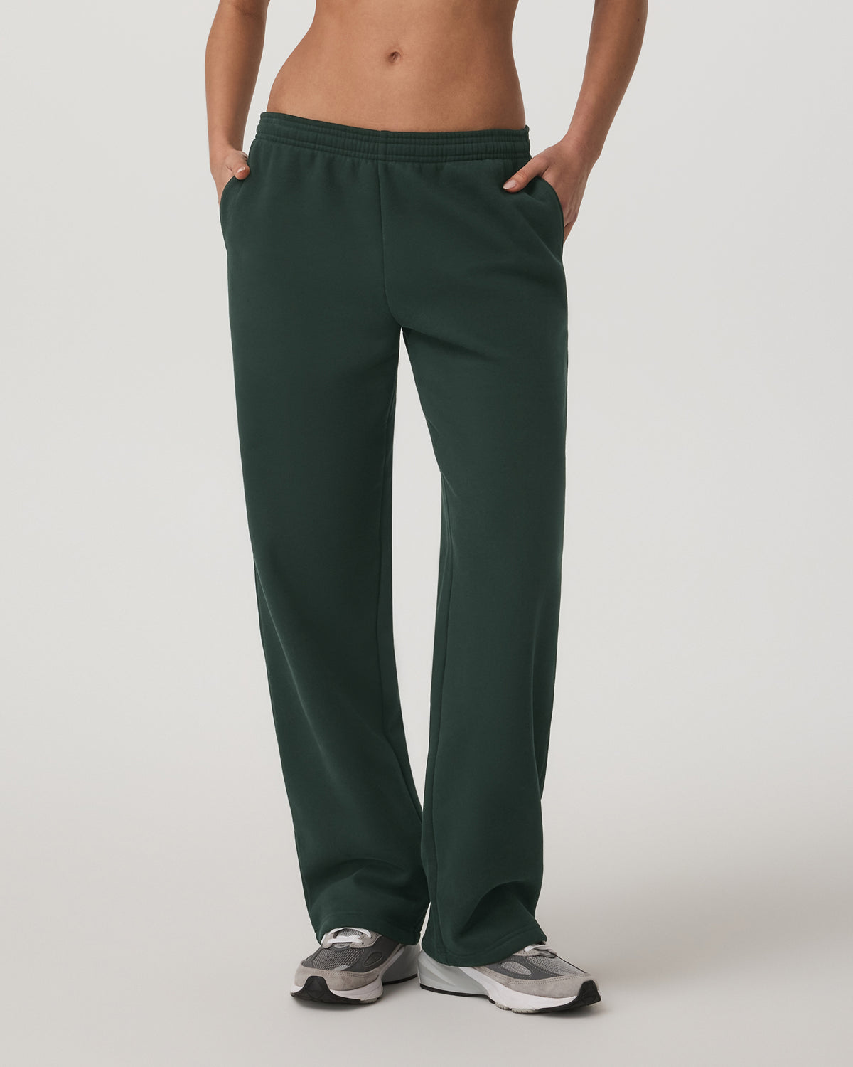 Vuori Women's Restore Straight Leg Sweatpant - Long Evergreen