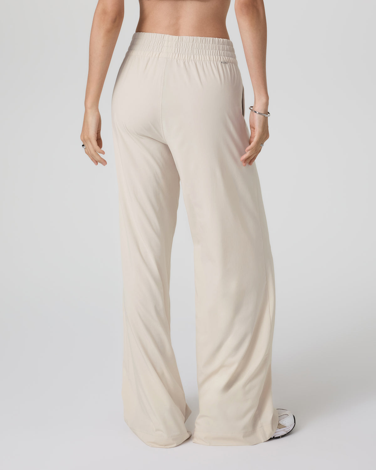 Vuori Villa Wideleg Pant - Long Women's Tall Milkweed Pants