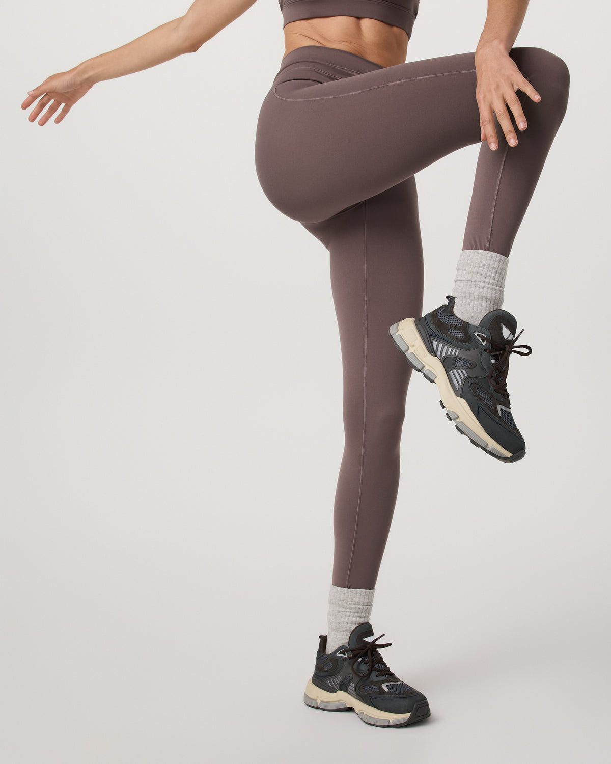 Vuori Women's Daily Form Legging - Short Huckleberry