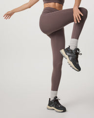 Vuori Women's Daily Form Legging - Short Huckleberry