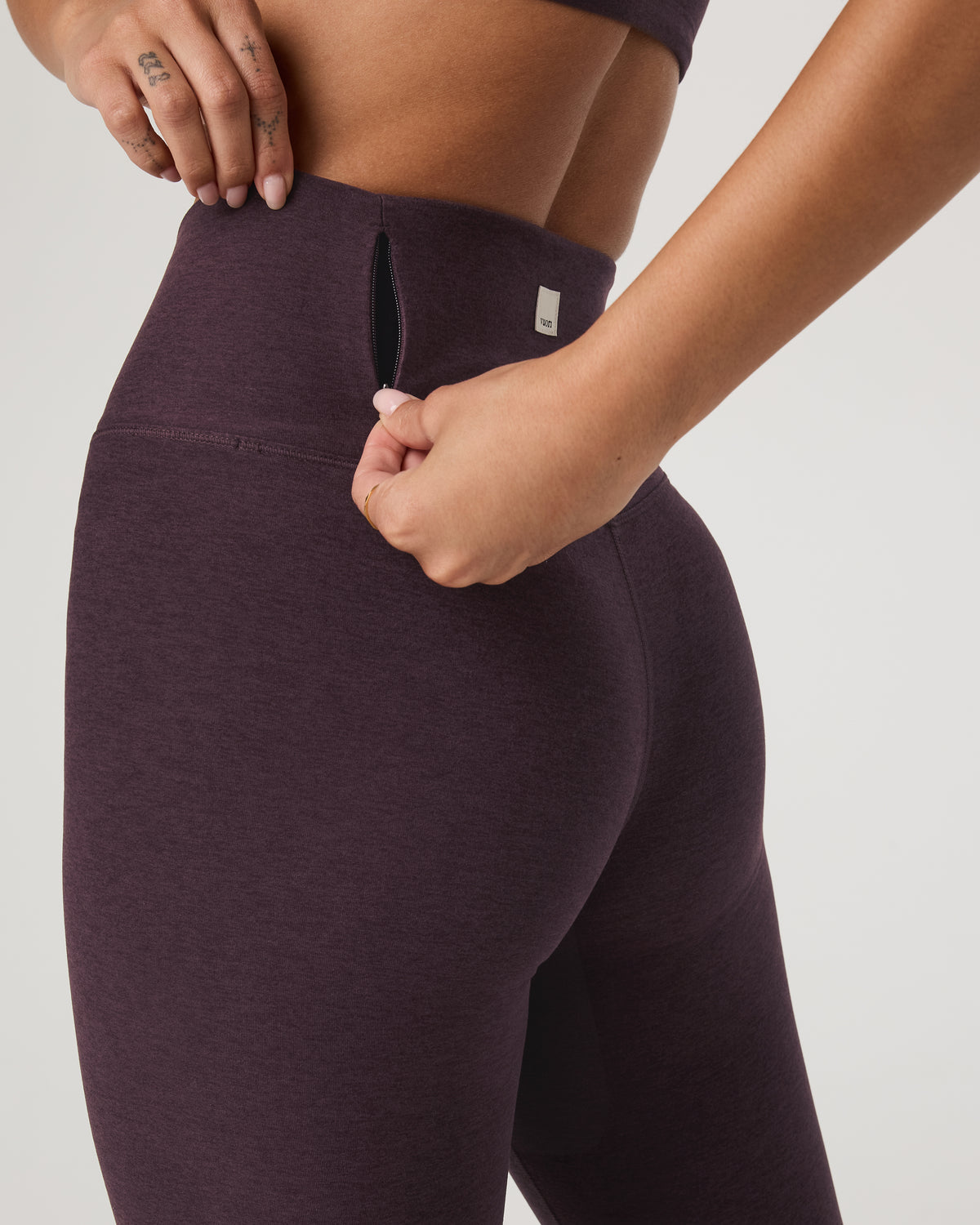 Vuori Clean Elevation Legging - Short Raisin Heather Leggings