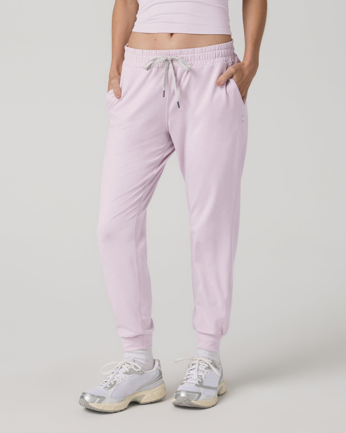 Vuori Performance Joggers Women's Lilac Breeze Heather Joggers