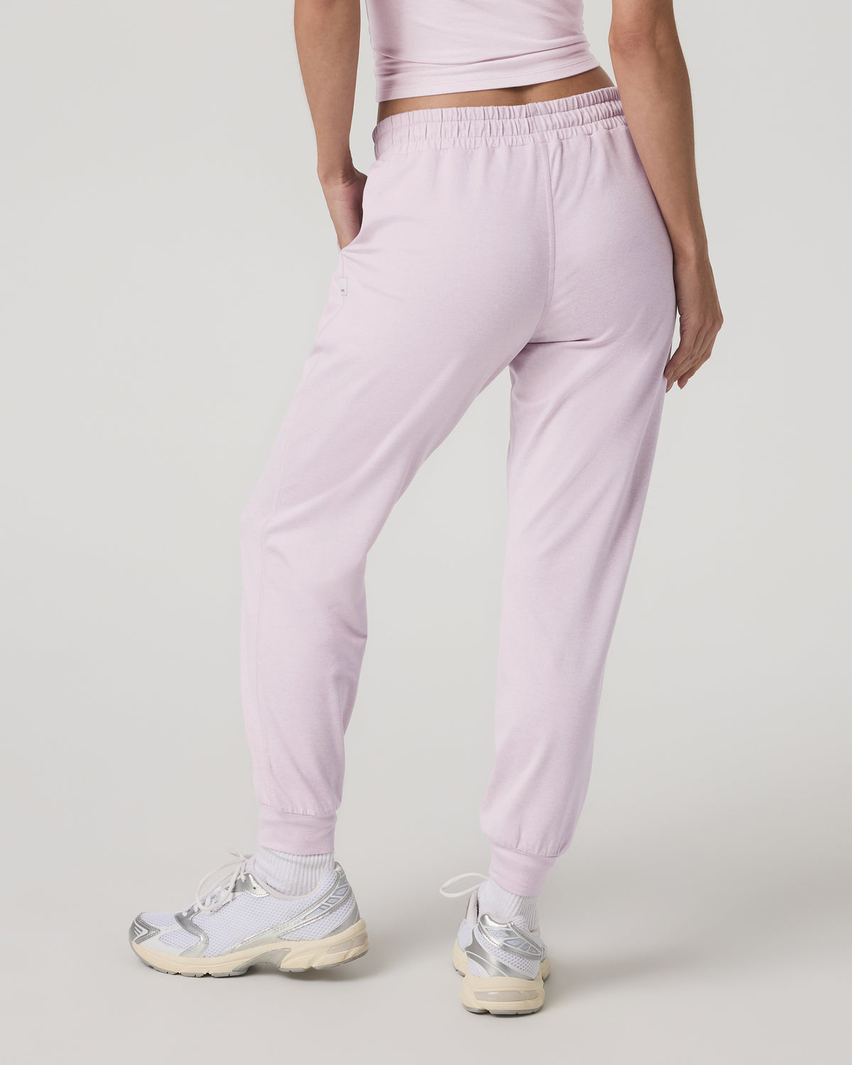 Vuori Performance Joggers Women's Lilac Breeze Heather Joggers