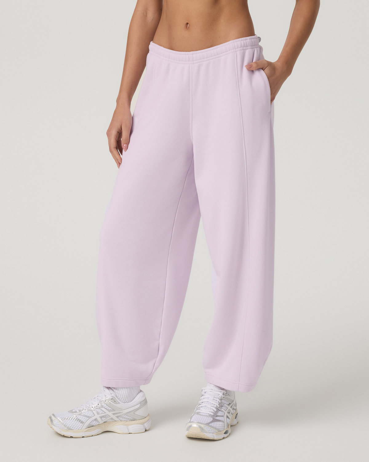 Vuori Sedona Barrel Sweatpant Women's Lilac Breeze Sweatpants