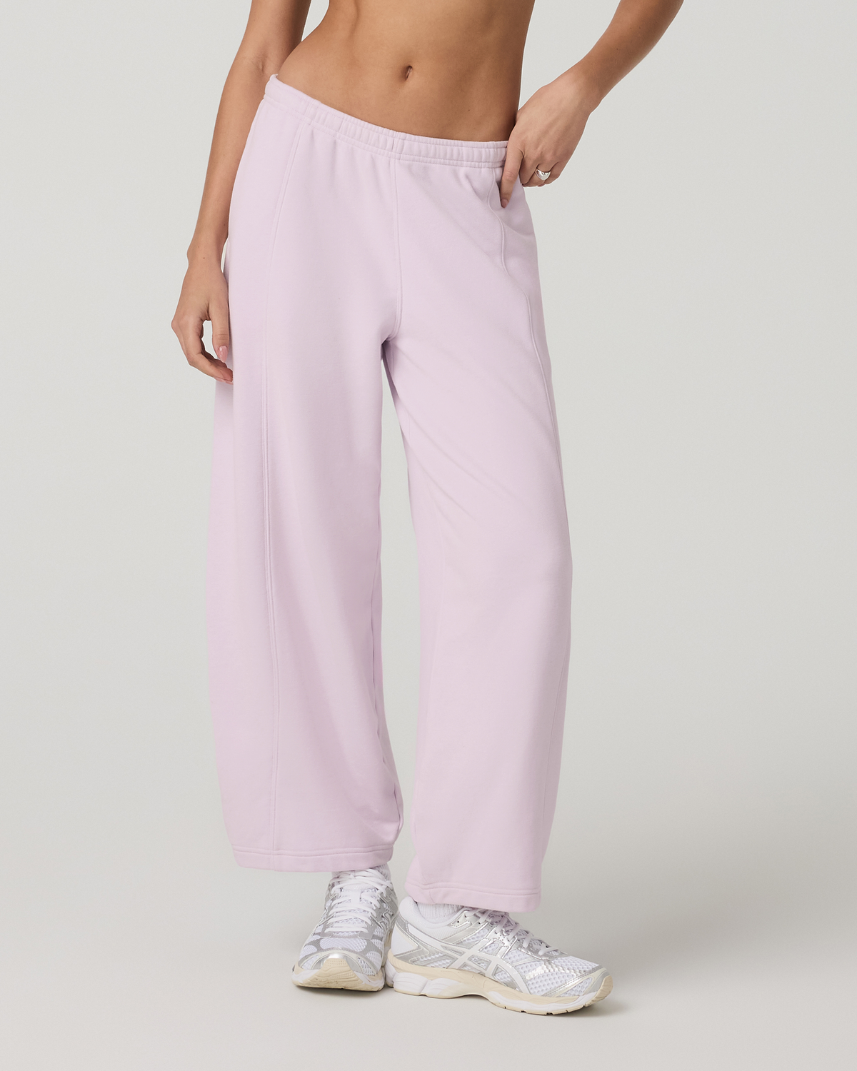 Vuori Sedona Barrel Sweatpant Women's Lilac Breeze Sweatpants