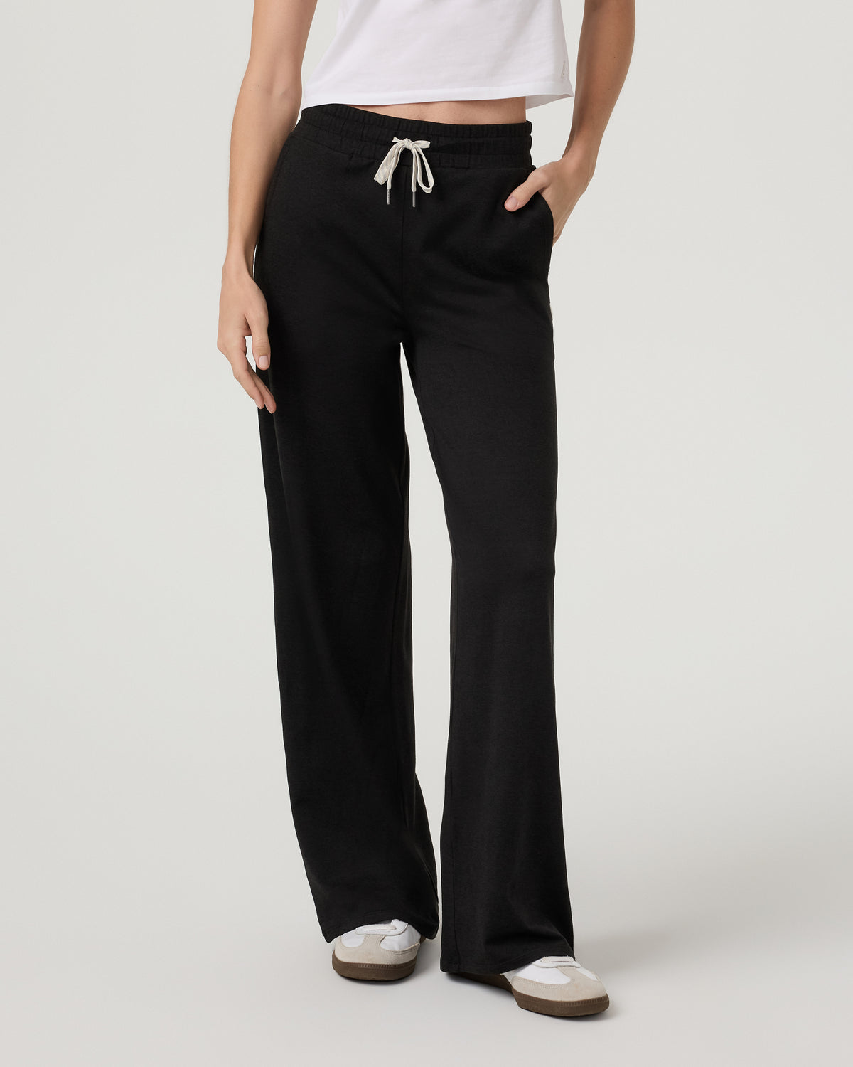 Vuori Halo Essential Wideleg - Short Black Heather