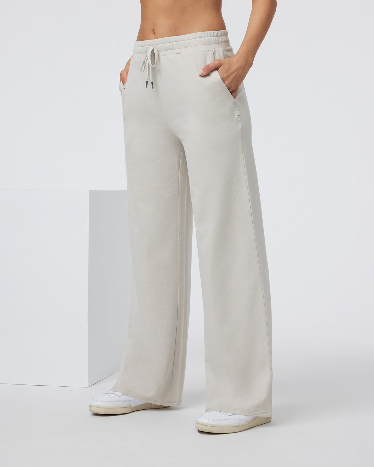 Vuori Halo Essential Wideleg Ecru Heather