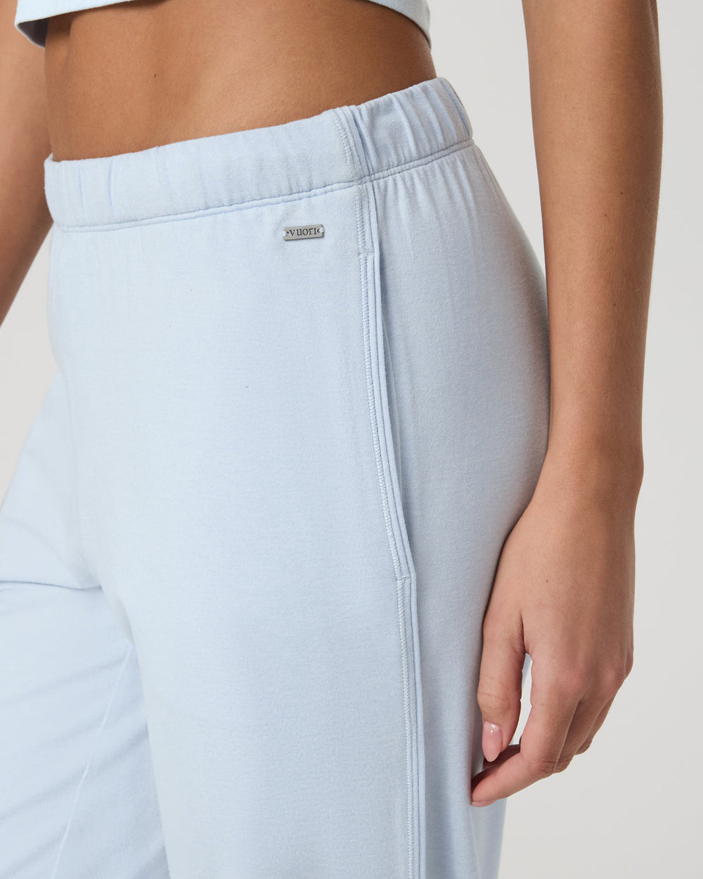 Vuori Women's Halo Modern Sweatpant Soft Sky Heather