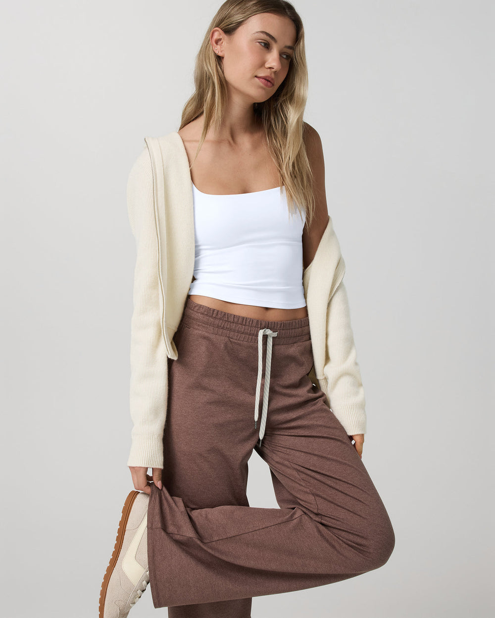 Vuori Halo Essential Wideleg Pant Women's Sable Heather Pant