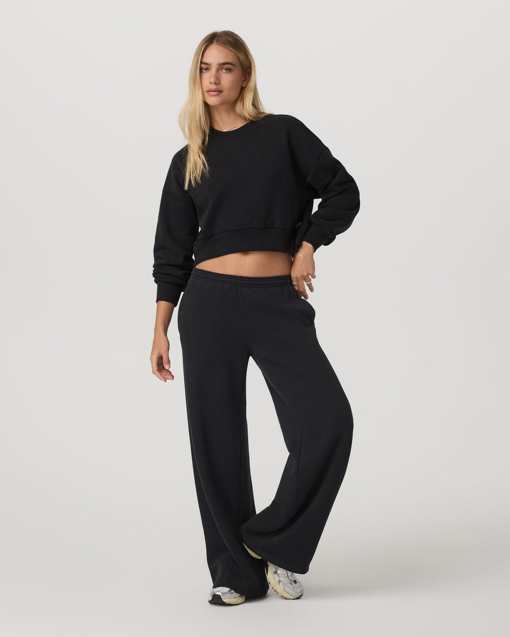 Vuori Women's Restore Ultra Wideleg Sweatpant Washed Black
