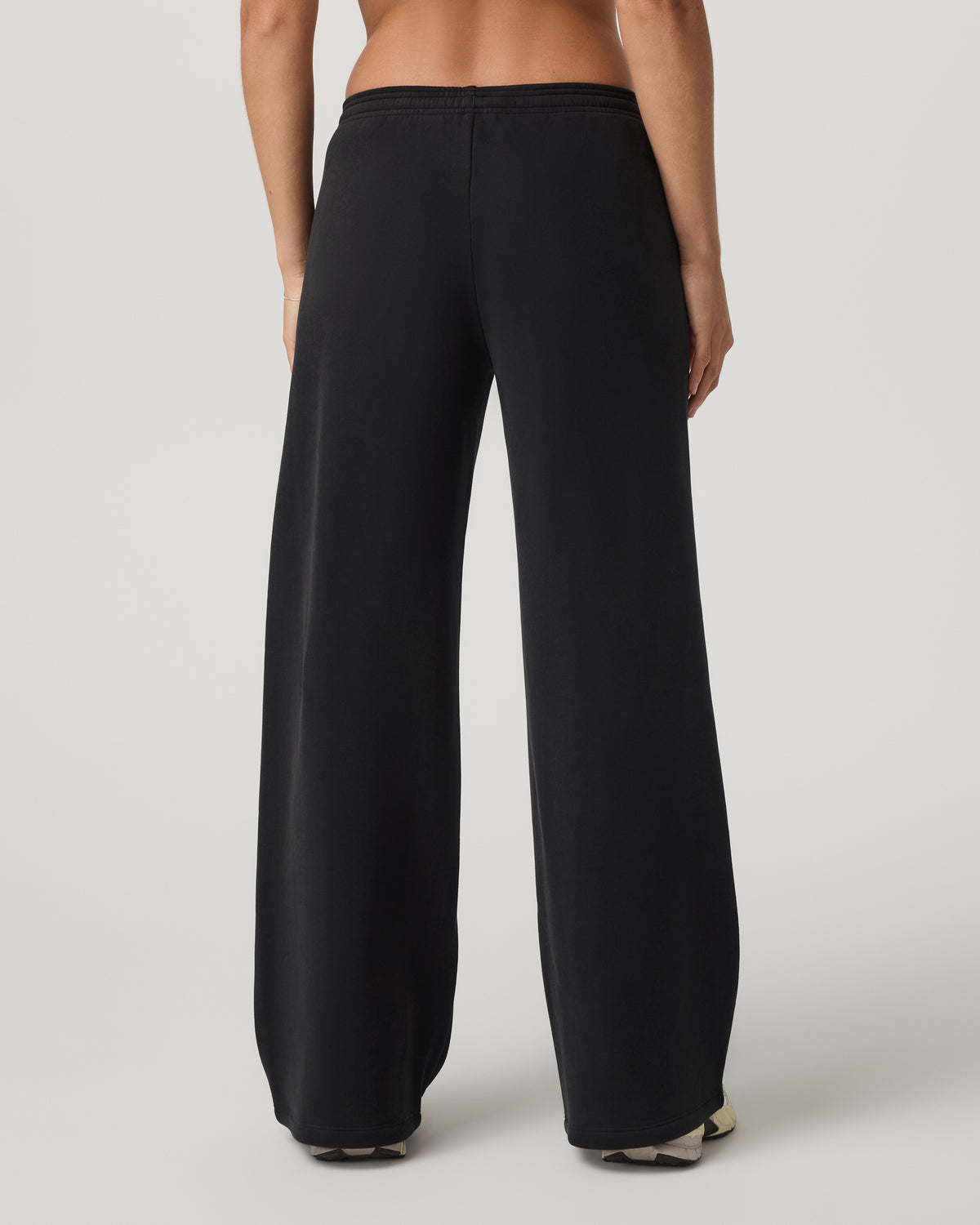 Vuori Women's Restore Ultra Wideleg Sweatpant Washed Black