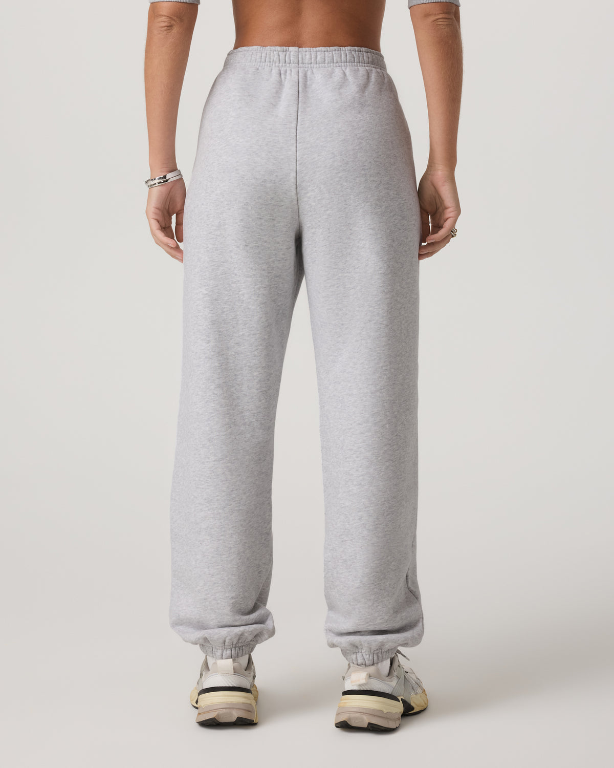 Vuori Women's Restore Classic Sweatpant Pale Grey Heather