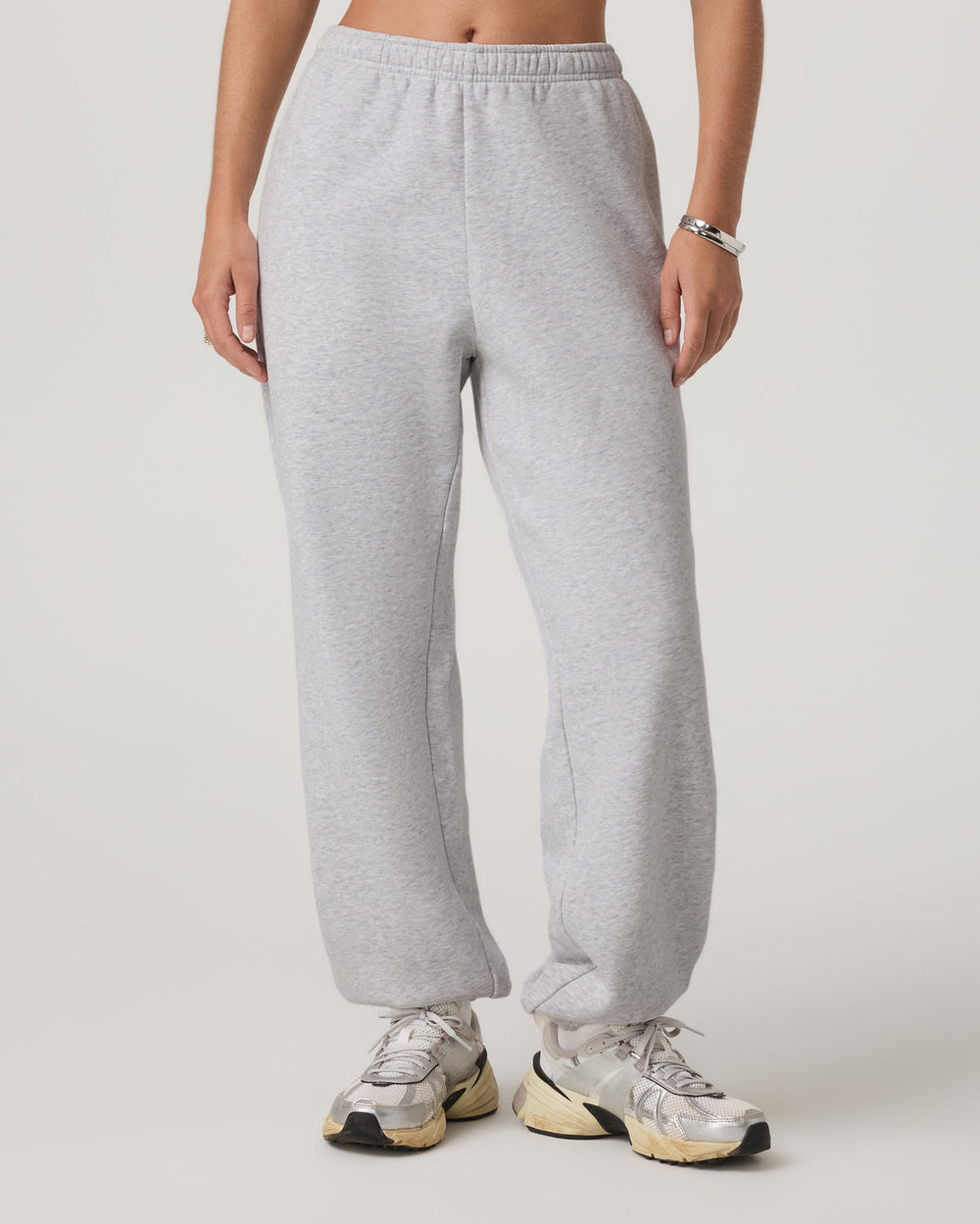 Vuori Women's Restore Classic Sweatpant Pale Grey Heather