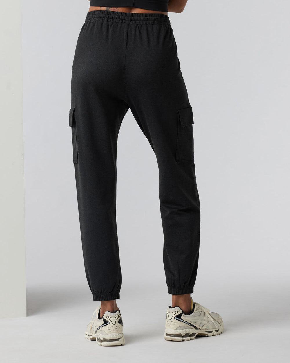 Vuori Boyfriend Cargo Sweatpant Black Heather Sweatpants