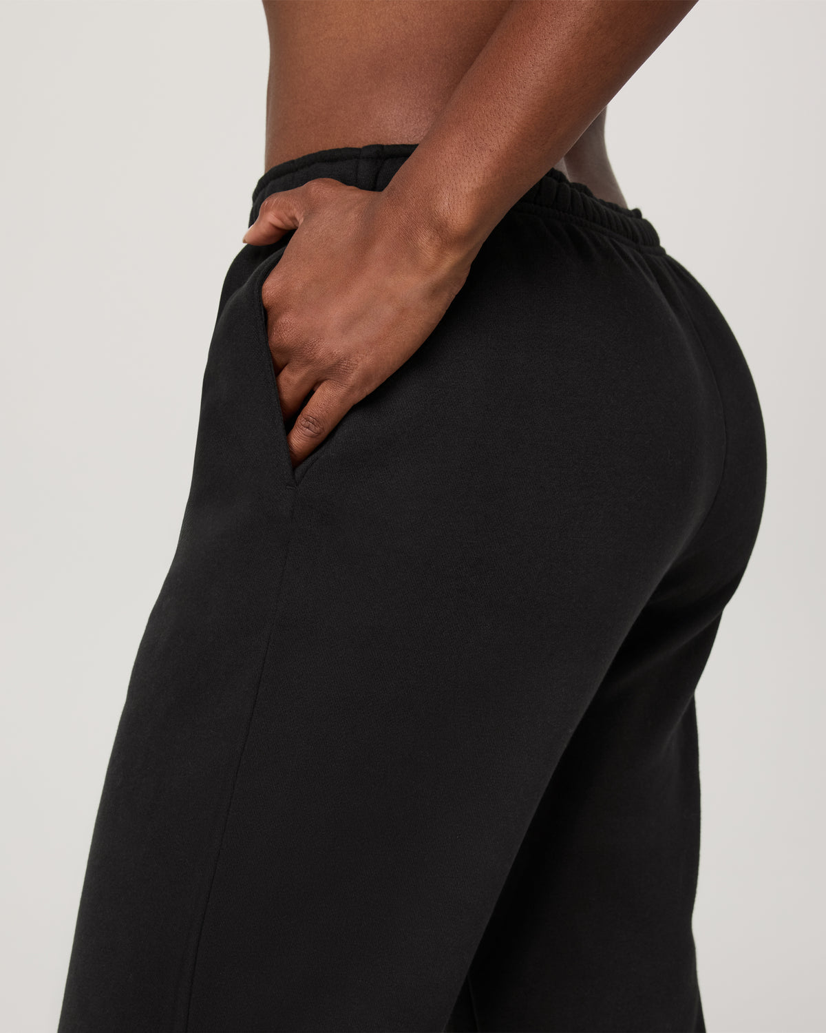 Vuori Women's Restore Classic Sweatpant - Short Washed Black