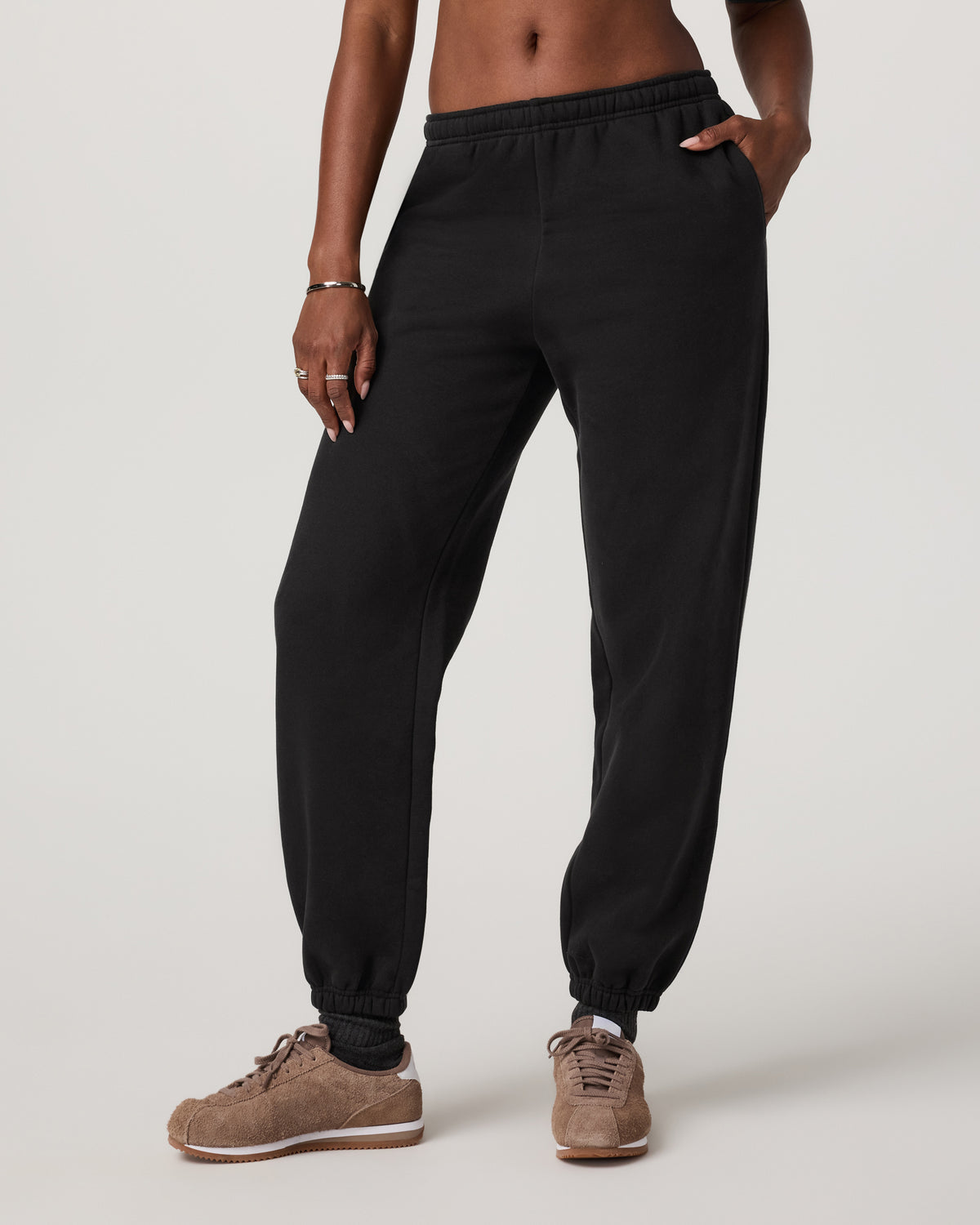 Vuori Women's Restore Classic Sweatpant - Long Washed Black