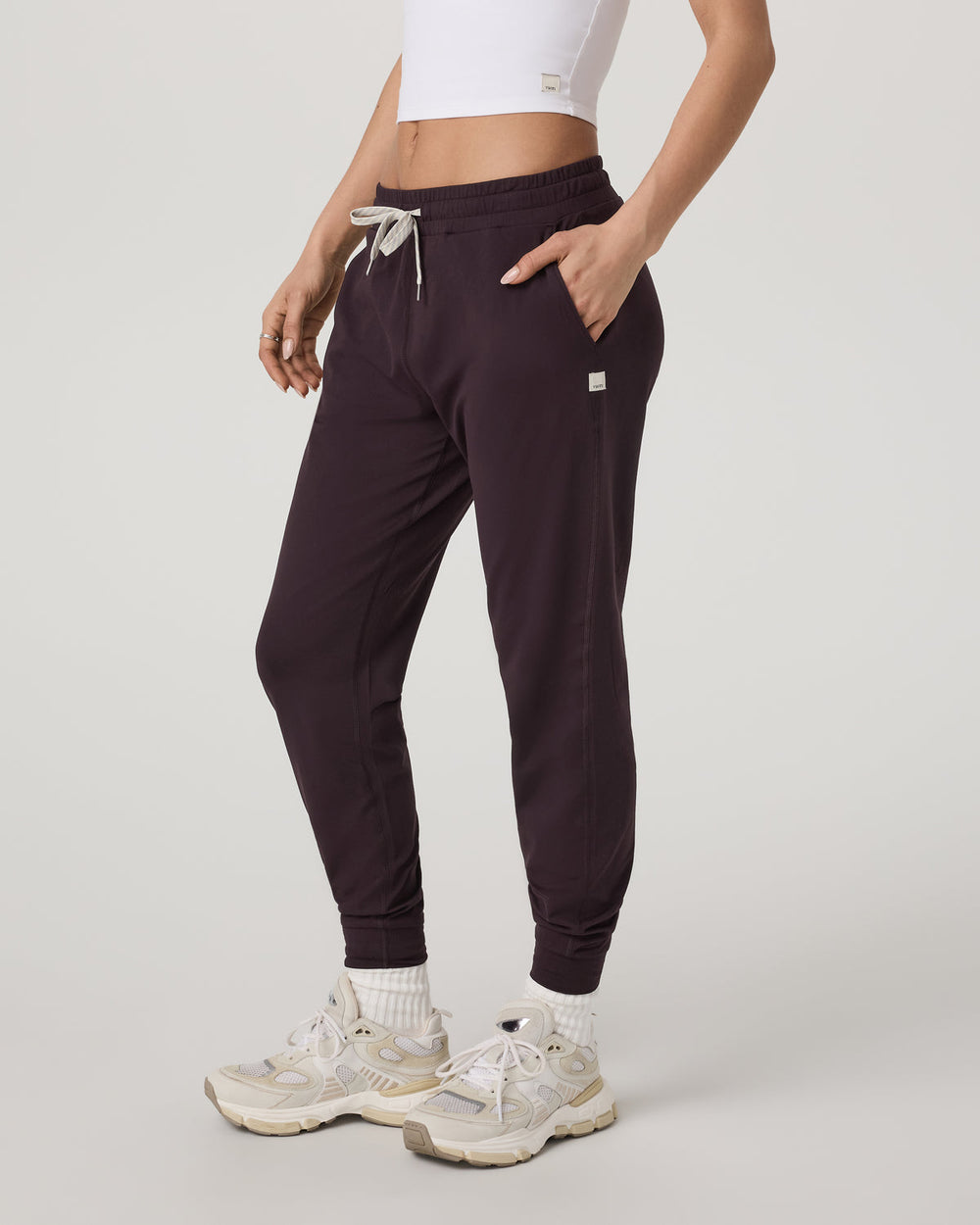 Vuori Performance Jogger - Long Women's Raisin Joggers
