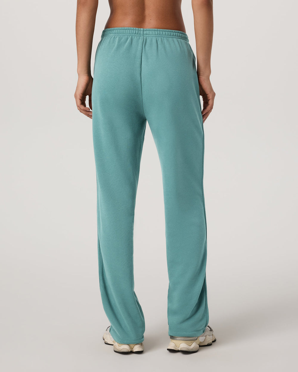 Vuori Women's Sedona Straight Leg Sweatpant - Short Bluegrass
