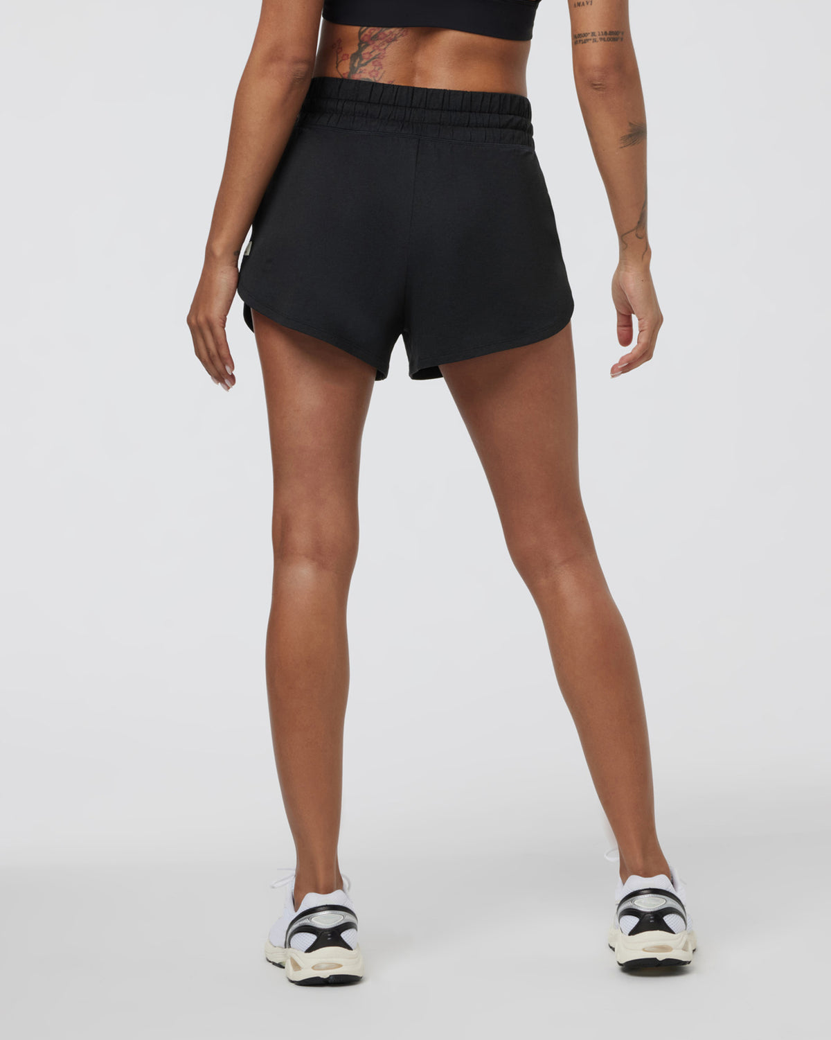 Vuori Halo Performance Short 2.0 Black Heather Shorts