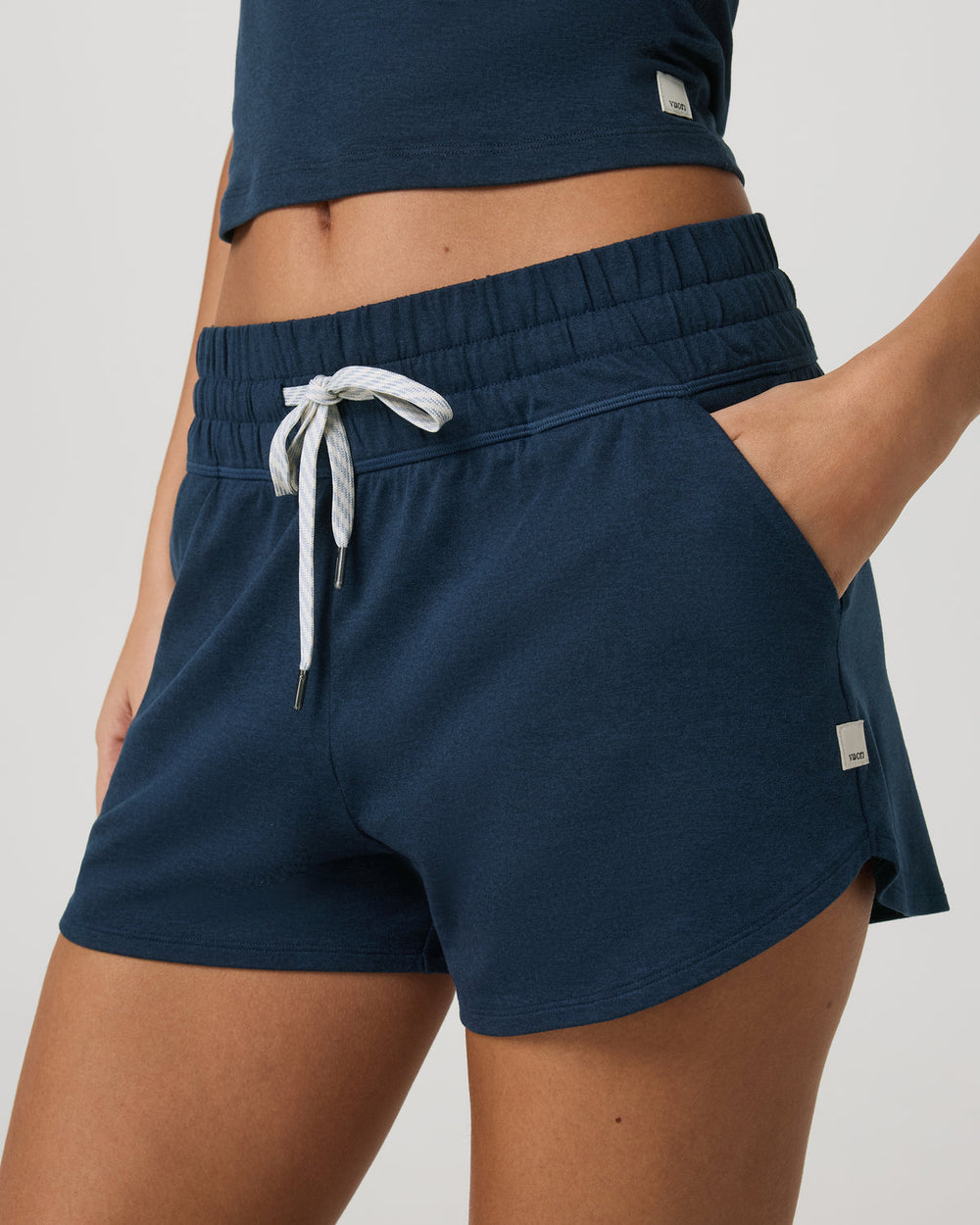 Vuori Women's Halo Performance Short 2.0 Blue Coast Heather