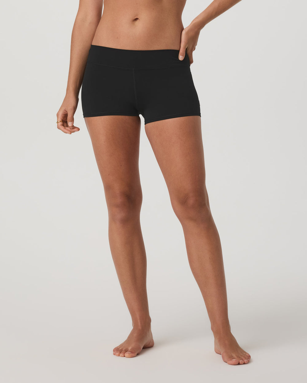 Vuori Vuori AllTheFeels™ LR Shorty Women's Black Shorts