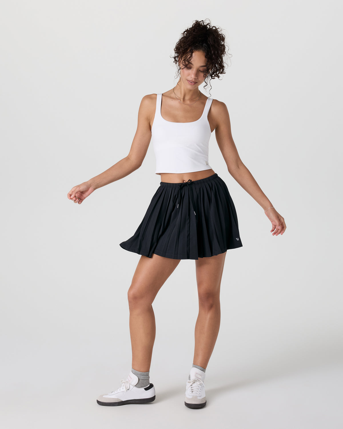Vuori Clementine Pleated Skirt 15" Black