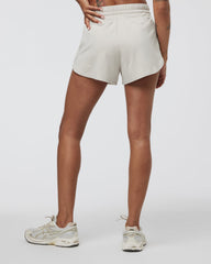 Vuori Halo Performance Short 2.0 Ecru Heather Shorts