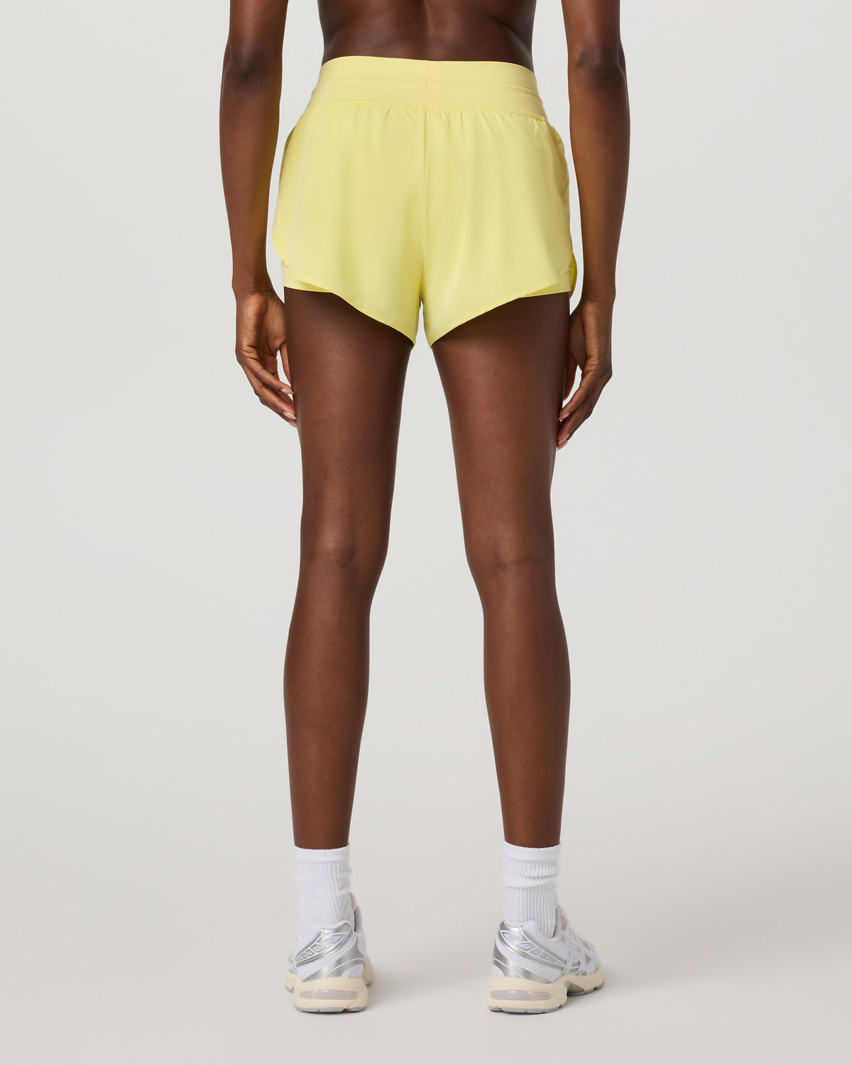 Vuori Daily Speed Short 2.5" Women's Sunlight Fitness Shorts