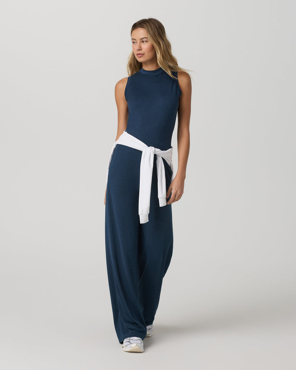 Vuori Halo Muscle Tank Women's Blue Coast Heather Tank Top
