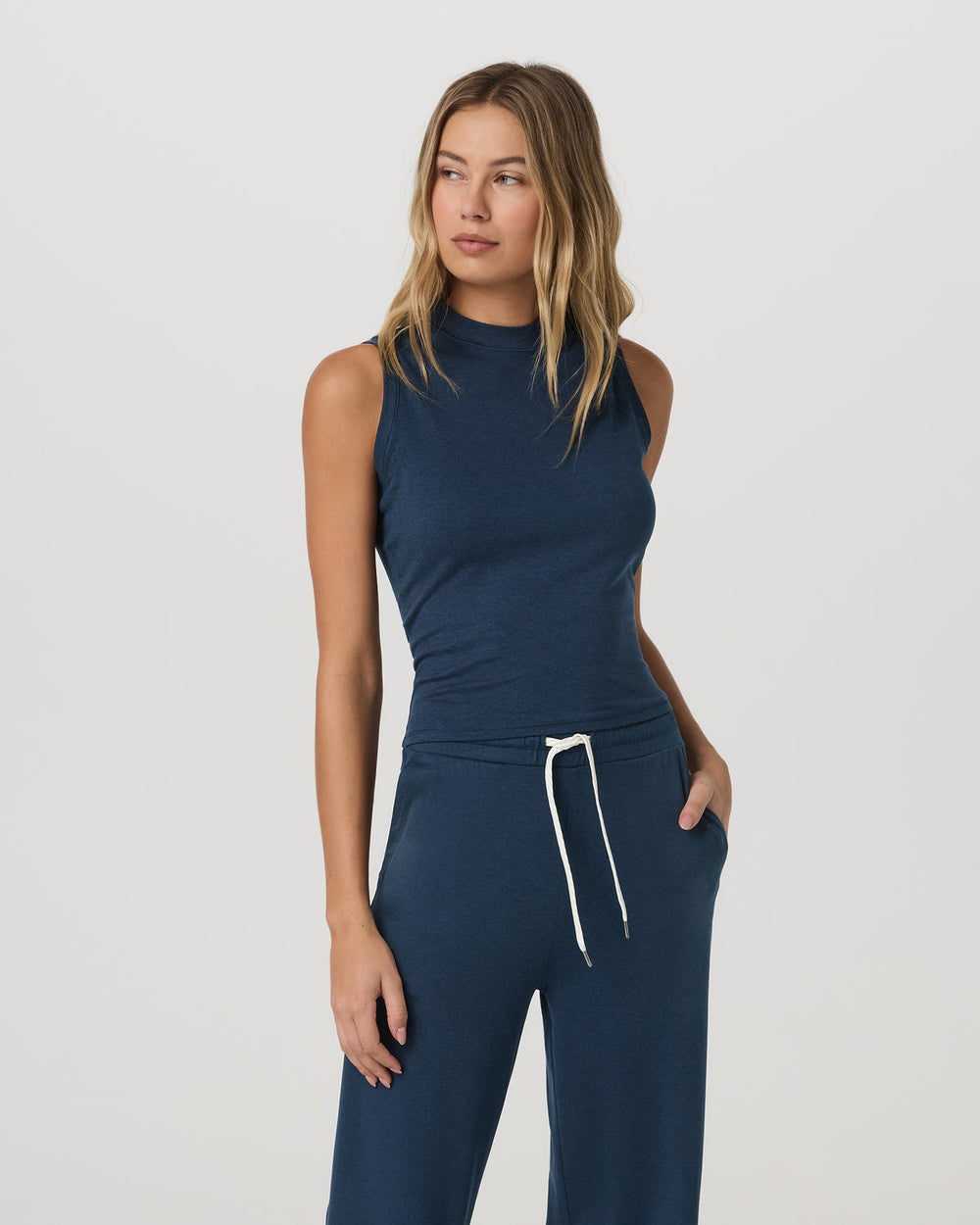 Vuori Halo Muscle Tank Women's Blue Coast Heather Tank Top