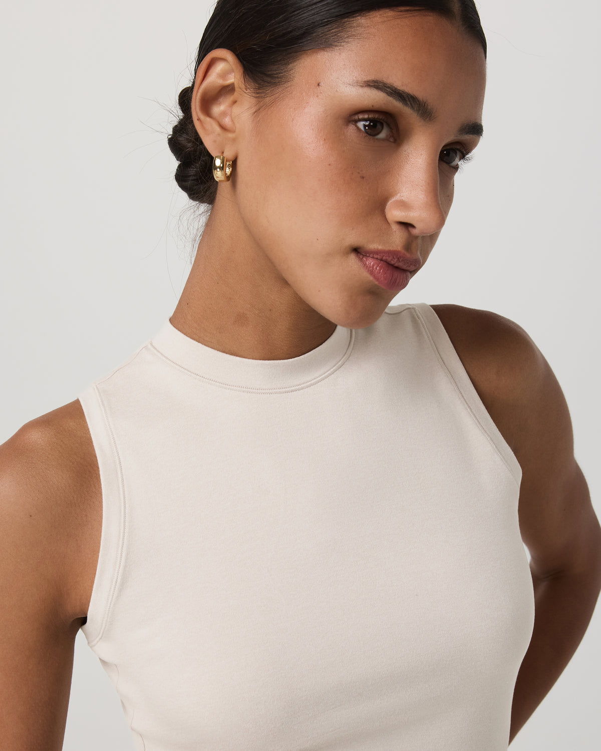 Vuori Halo Muscle Tank Women's Ecru Heather Tank Top