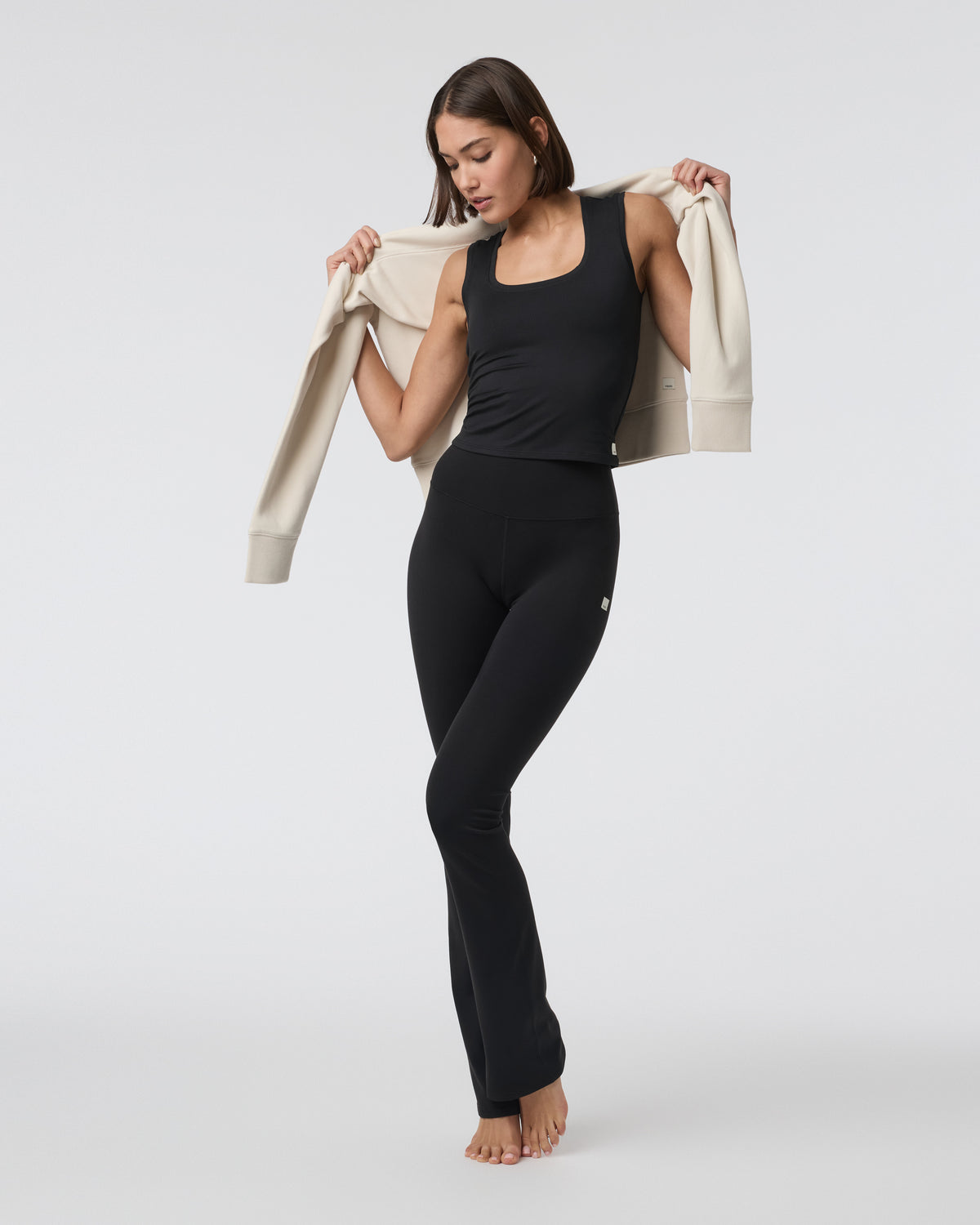 Vuori Halo Essential Scoop Tank Solid Black