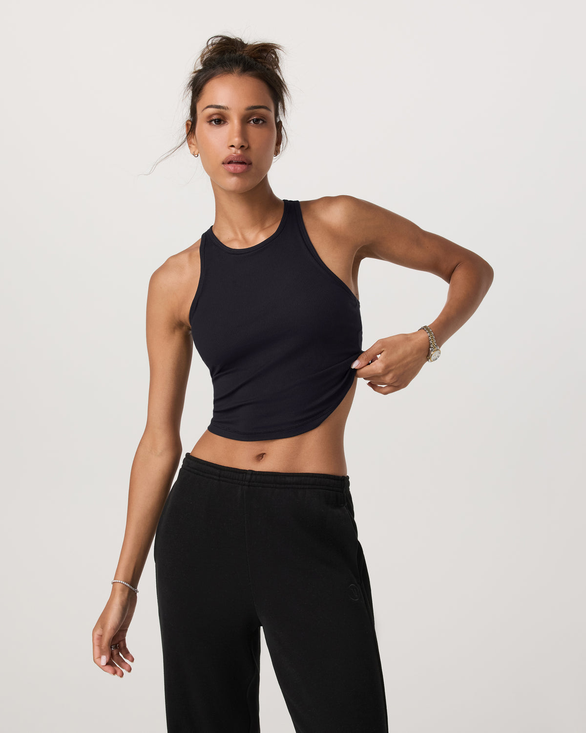Vuori Pose Plyo Tank Black Crop Tank Top with Built in Bra
