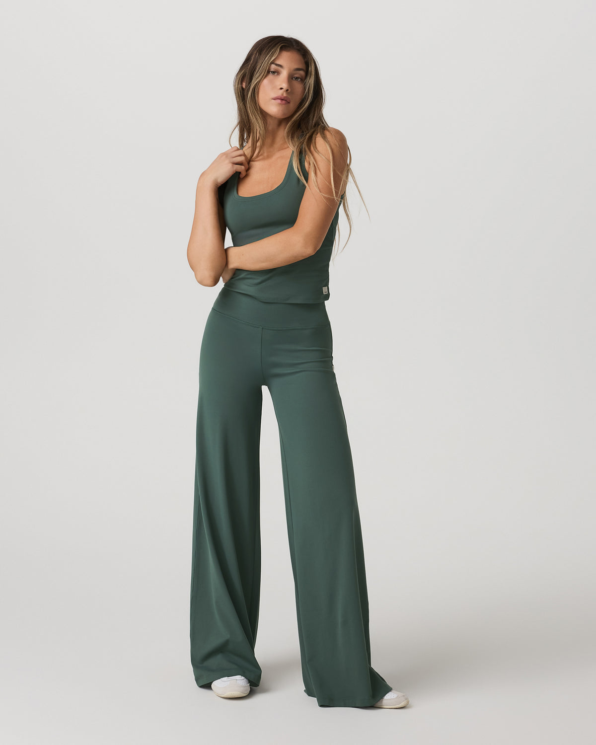 Vuori Halo Essential Scoop Tank Women's Agate Green Tank Top