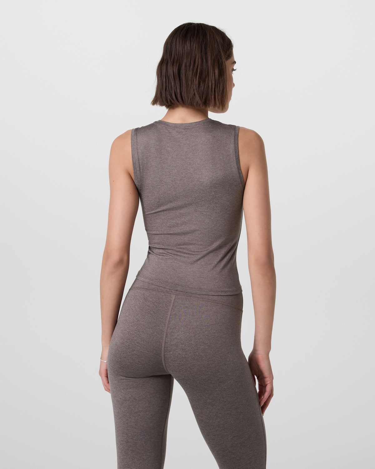 Vuori Halo Essential Scoop Tank Chia Heather