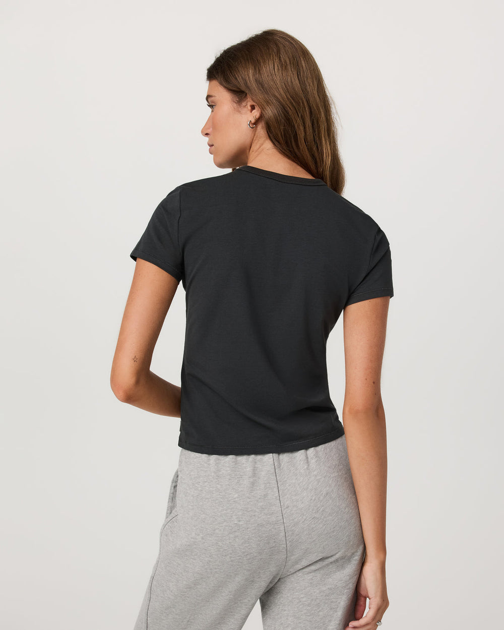 Vuori Short Sleeve Feather Classic Tee Washed Black T-Shirt