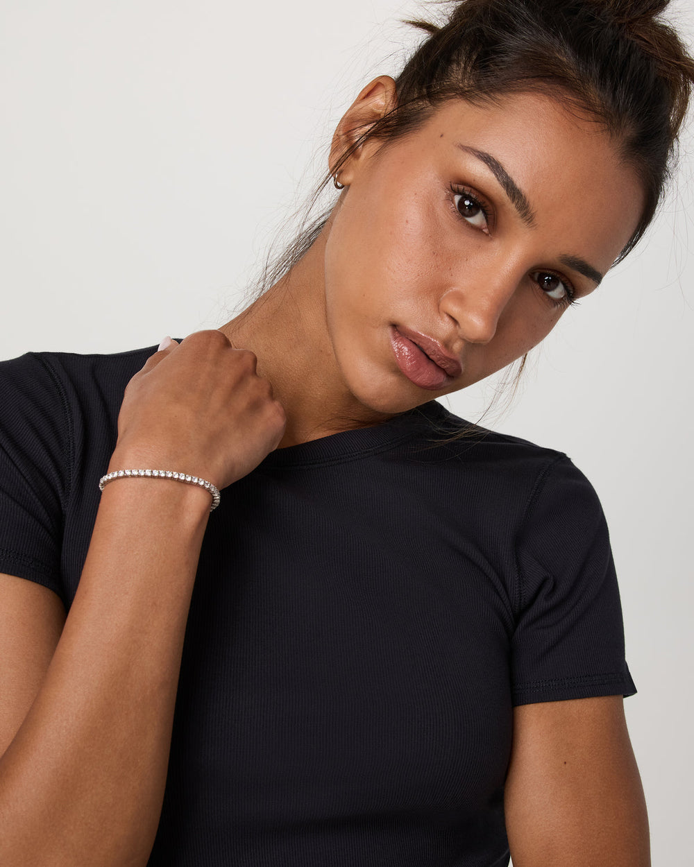 Vuori Pose Fitted Tee Women's Black Fitted Shirt