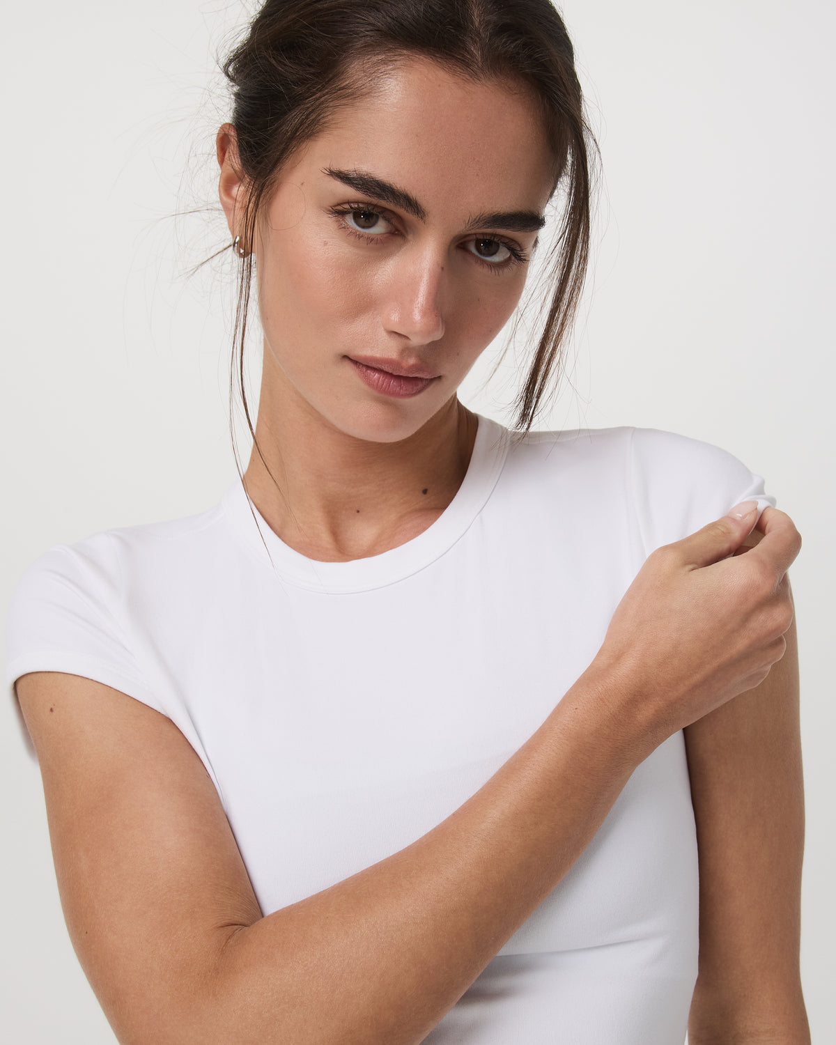 Vuori Halo Baby Tee Women's White Fitted Crewneck Tee Shirt