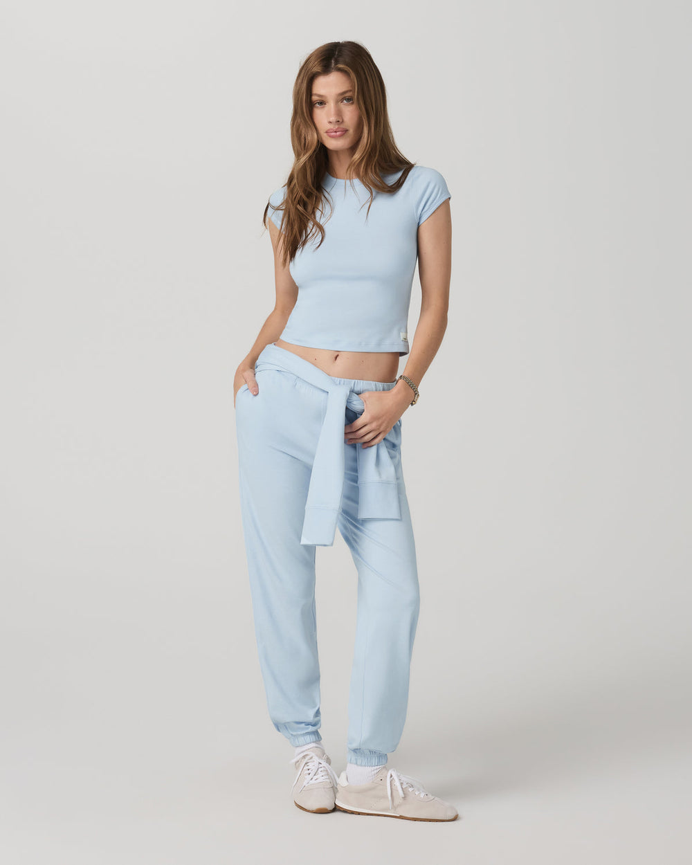 Vuori Halo Baby Tee Women's Soft Sky Heather Fitted Tee Shirt