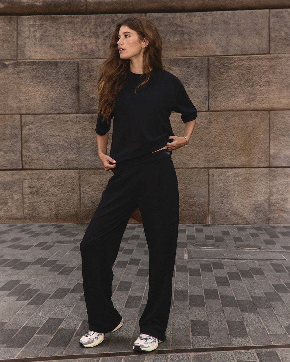 Vuori Short Sleeve Maven Oversized Tee Women's Black T-Shirt