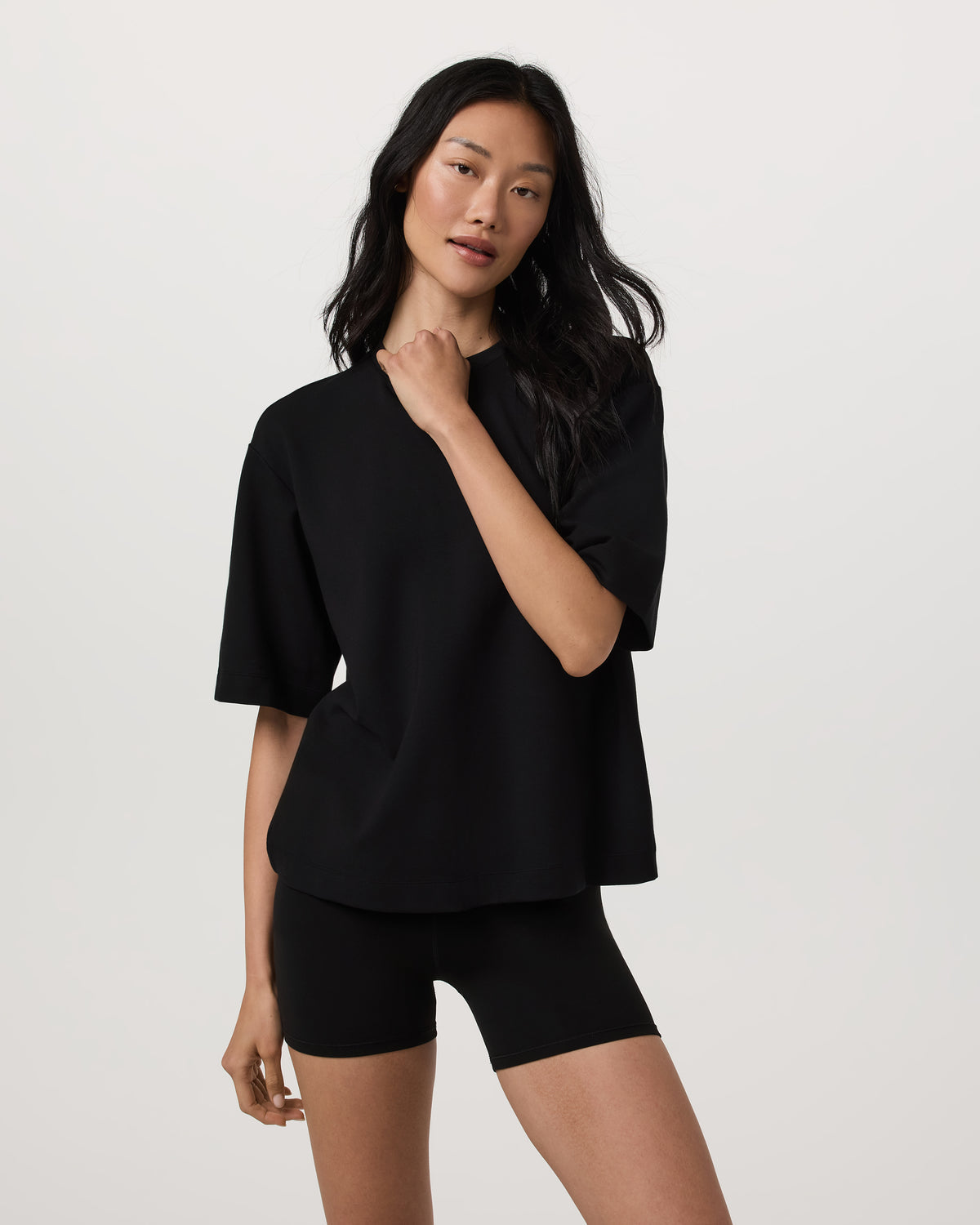 Vuori Short Sleeve Maven Oversized Tee Women's Black T-Shirt