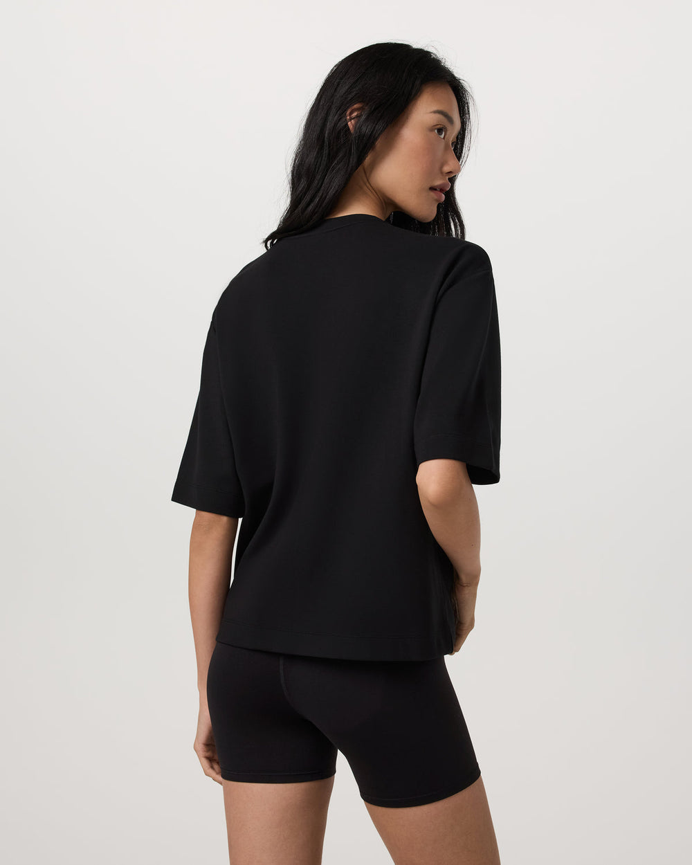 Vuori Short Sleeve Maven Oversized Tee Women's Black T-Shirt