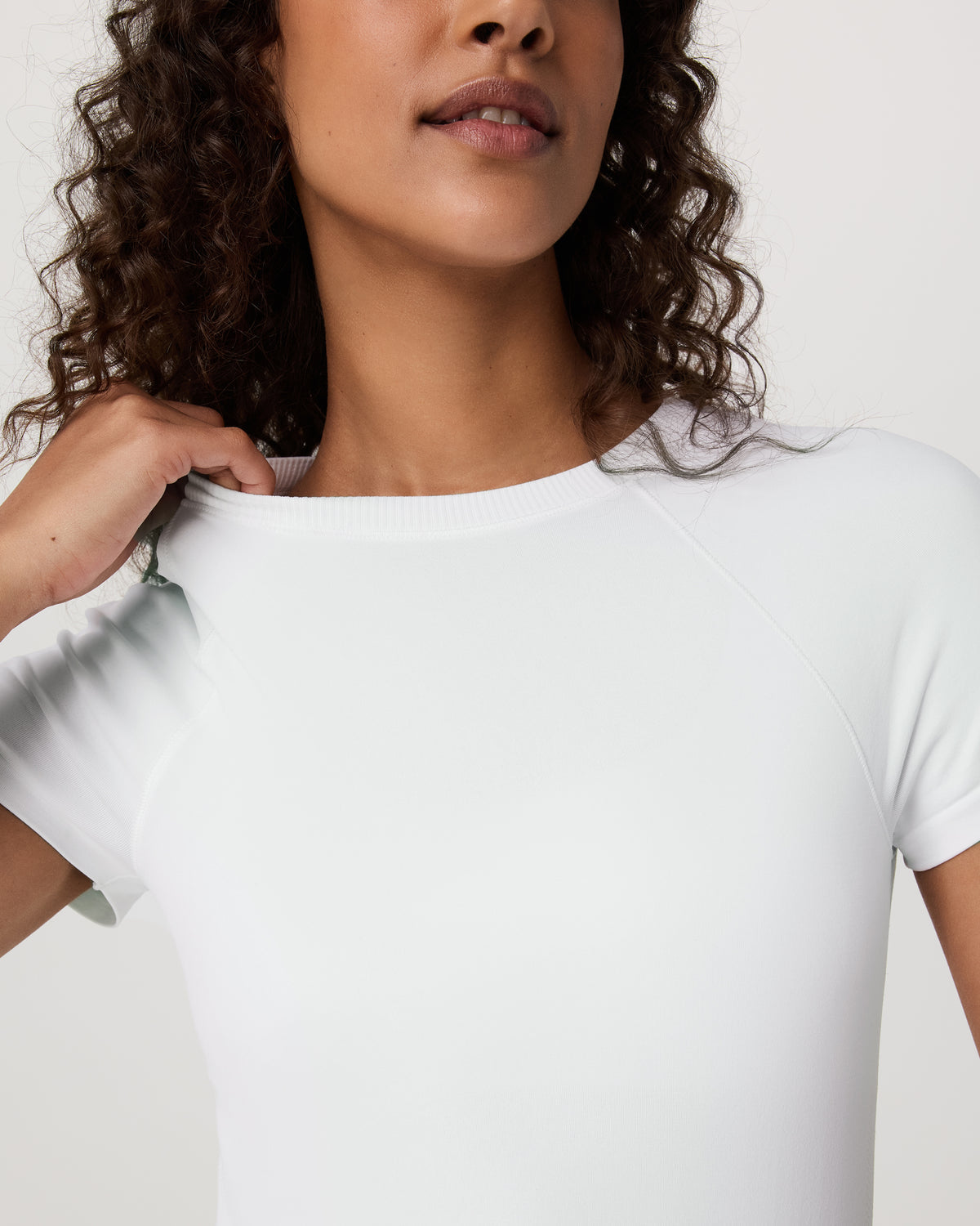 Vuori Short Sleeve Seamless Surge Tee White